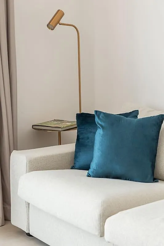 Frank Porter - Bluebell Residence Jvc Dubai 0*,